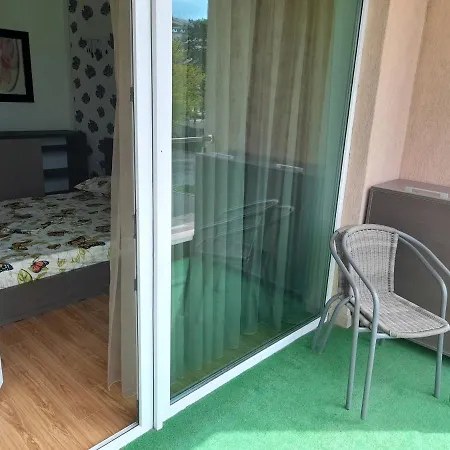 Apolonia Cata Si Miha * エフォリエ・ノルド